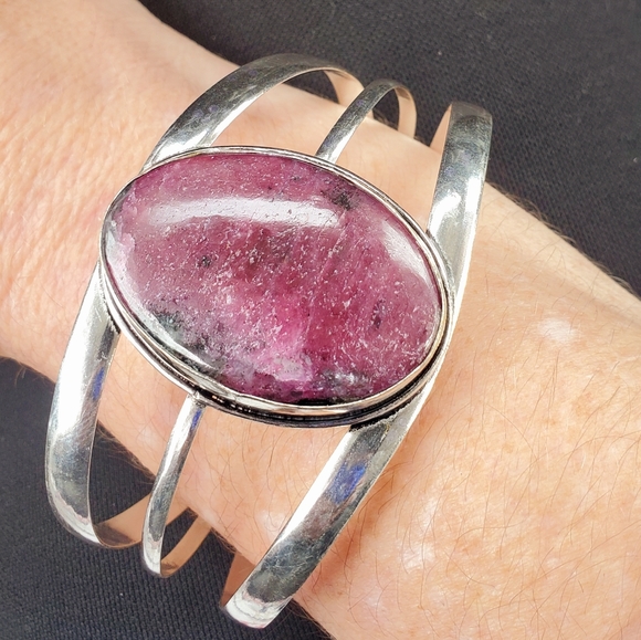 New Ruby Zoisite 925 Silver Cuff Bracelet. - Picture 6 of 16